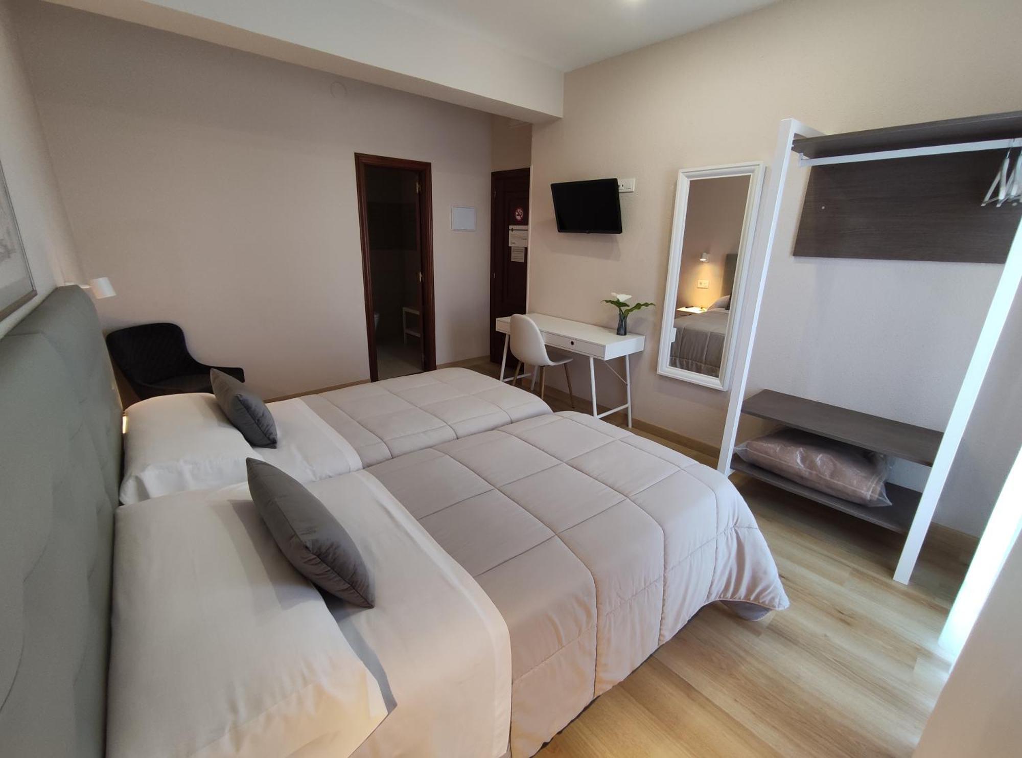 Hotel Ros Mary Ribadeo Exterior photo